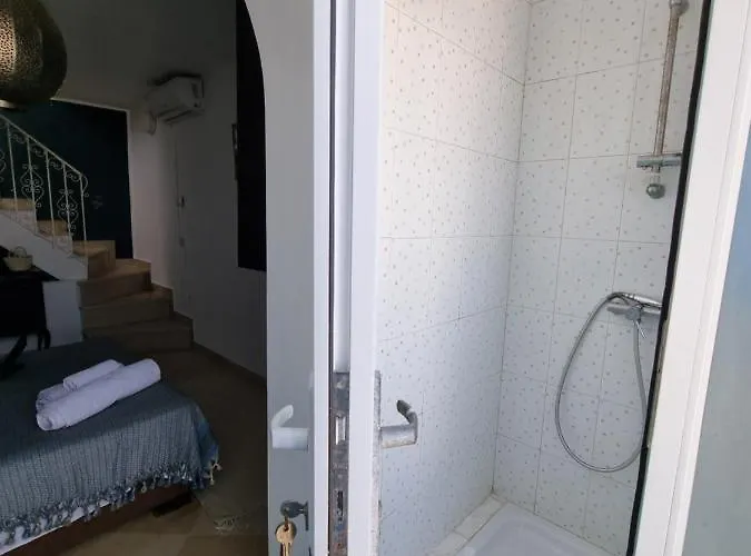 Cosy 1Bdr, With A Terasse In Heart Of Sidibou